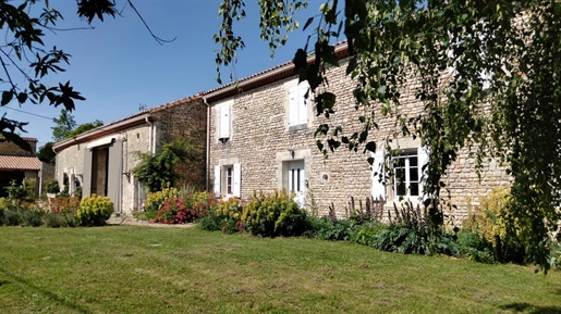 Maison 306 m² · à Ventouse · 306 m² · 581 940 €