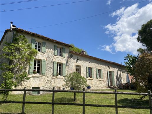 Maison 300 m² · à Saint-Romain · 300 m² · 450 000 €