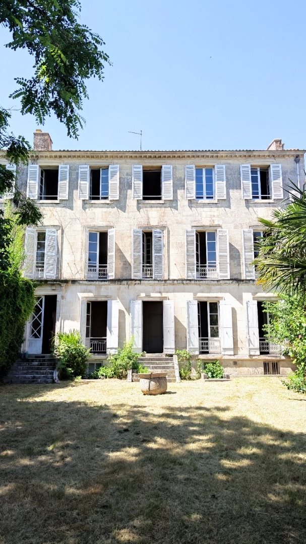 Maison à vendre, 471m², Saintes