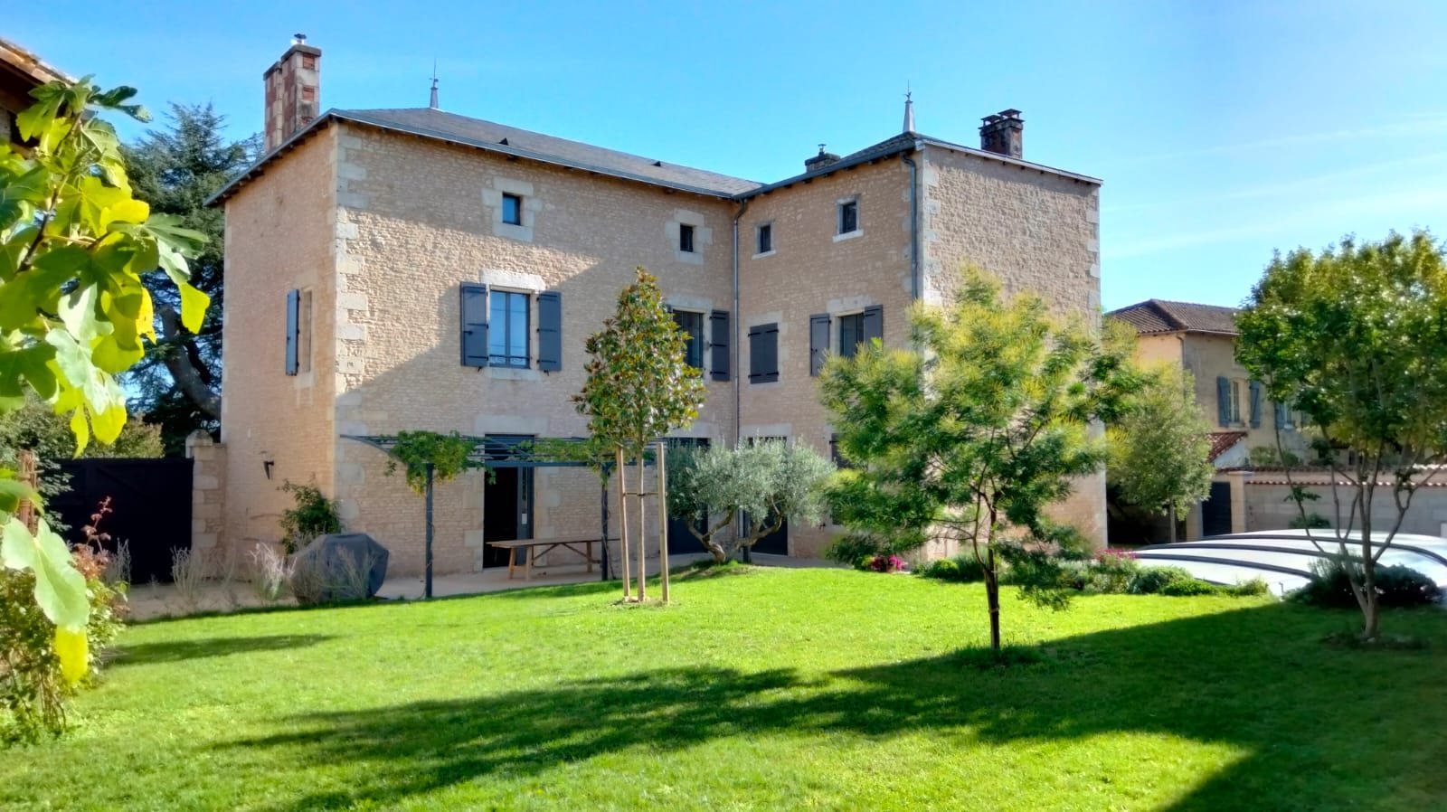 Maison à vendre, 287m², Usson-du-Poitou
