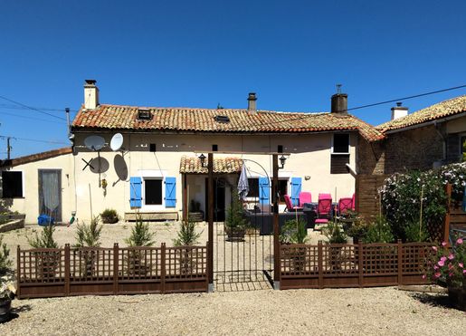 Maison 179 m² · à Messé · 179 m² · 252 280 €