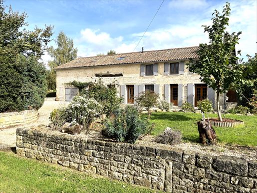 Maison 8 pièces 287 m² · à Lorigné · 287 m² · 445 000 €