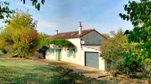 Maison 125 m² · à Bioussac · 125 m² · 169 000 €