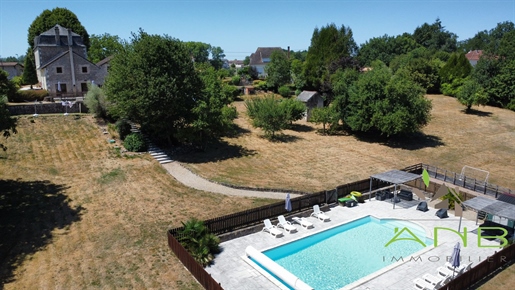 10 pièces 220 m² · à Piégut-Pluviers · 220 m² · 699 300 €