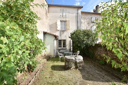 Maison 4 pièces 96 m² · à Busserolles · 96 m² · 67 100 €