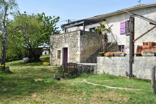 Maison 7 pièces 127 m² · à Ronsenac · 127 m² · 129 200 €