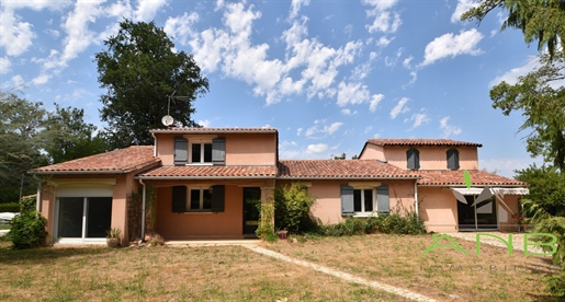 Maison 7 pièces 227 m² · à Saint-Estèphe · 227 m² · 298 900 €