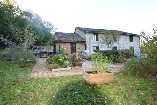 Maison 13 pièces 240 m² · à Busserolles · 240 m² · 336 200 €