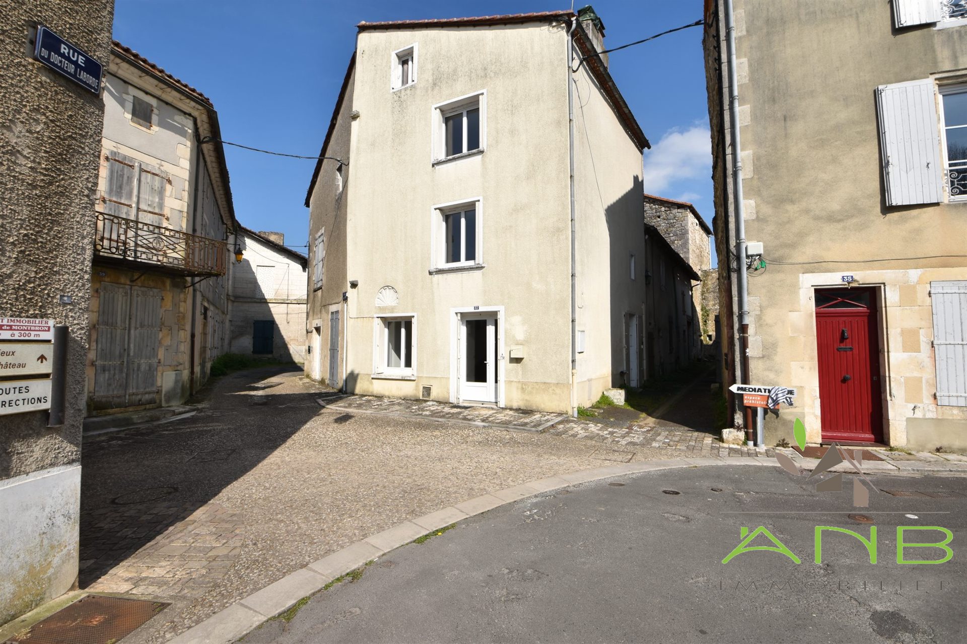 Maison à vendre, 101m², Montbron