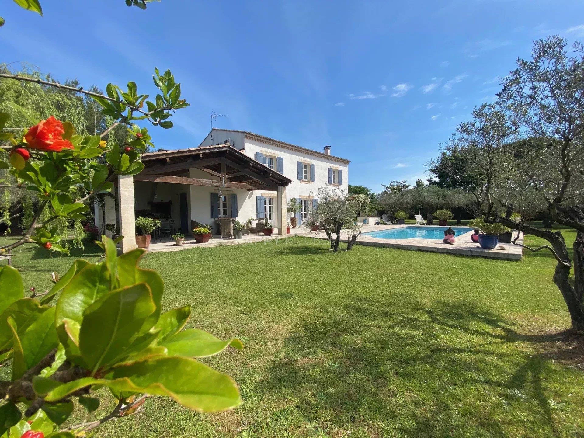 Maison à vendre, 198m², Arles