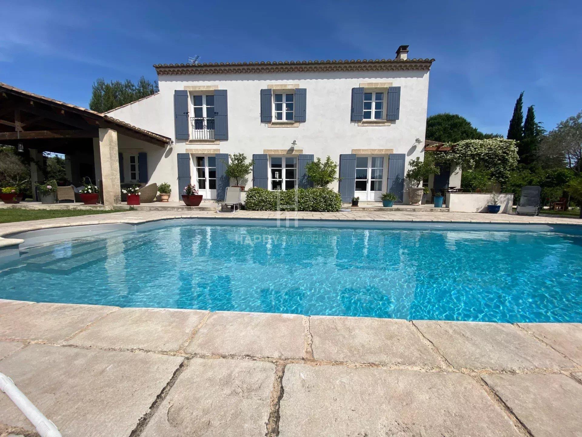 Maison à vendre, 198m², Arles