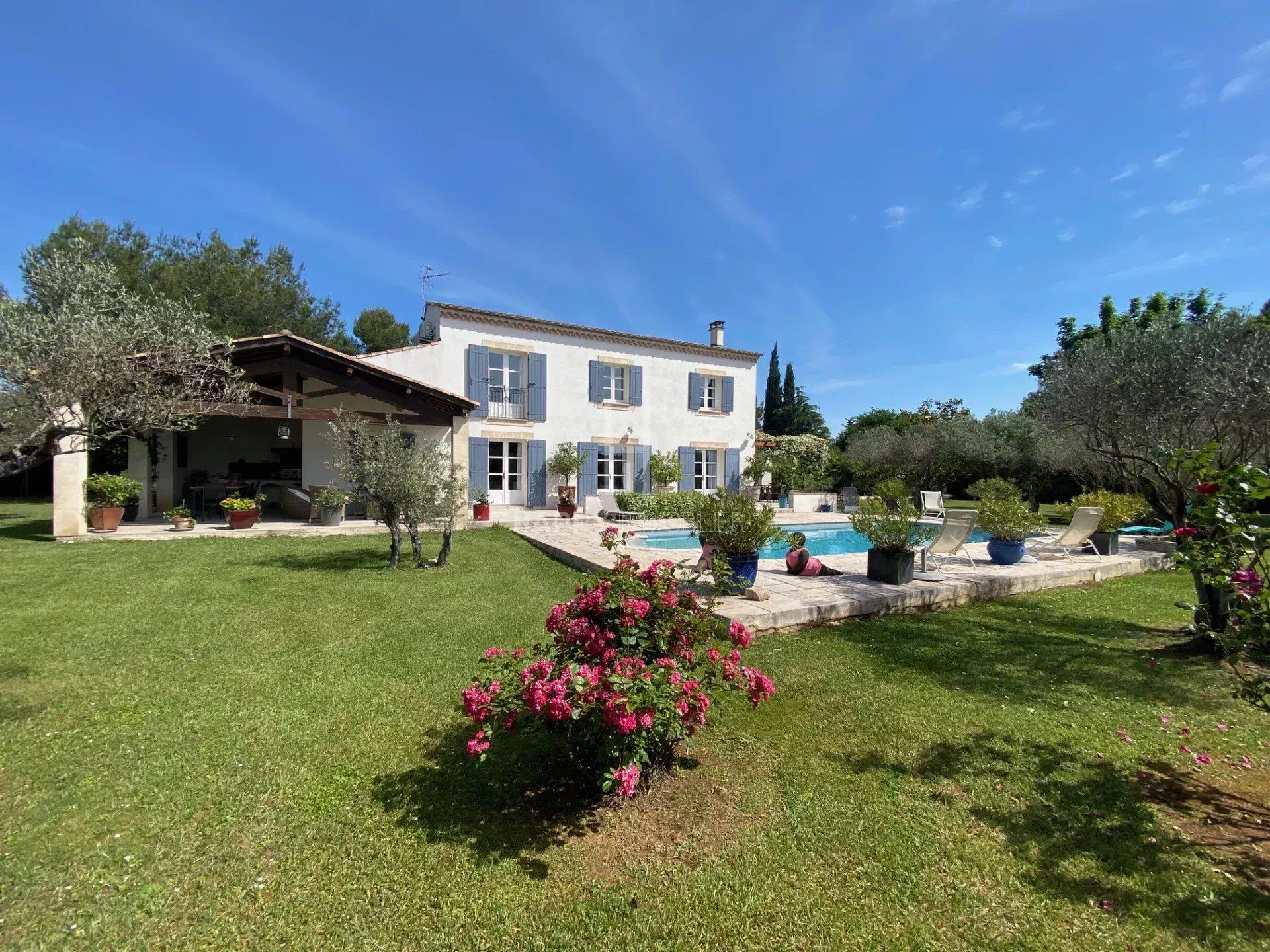 Maison à vendre, 198m², Arles