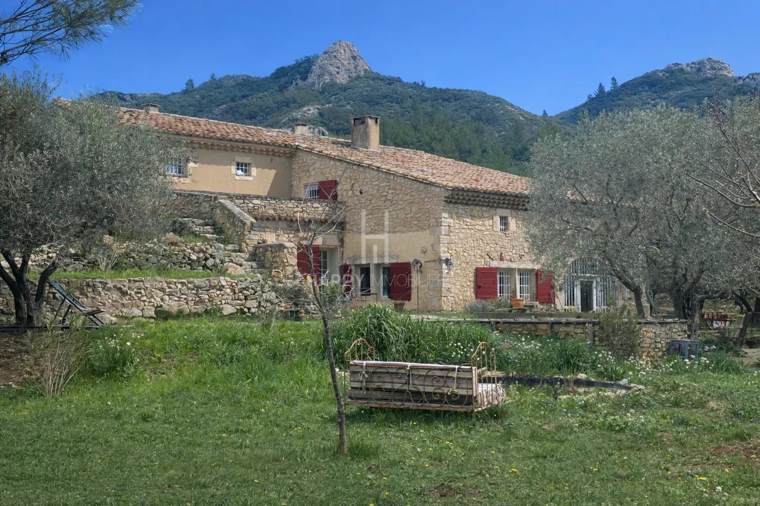 Maison à vendre, 250m², Eygalières