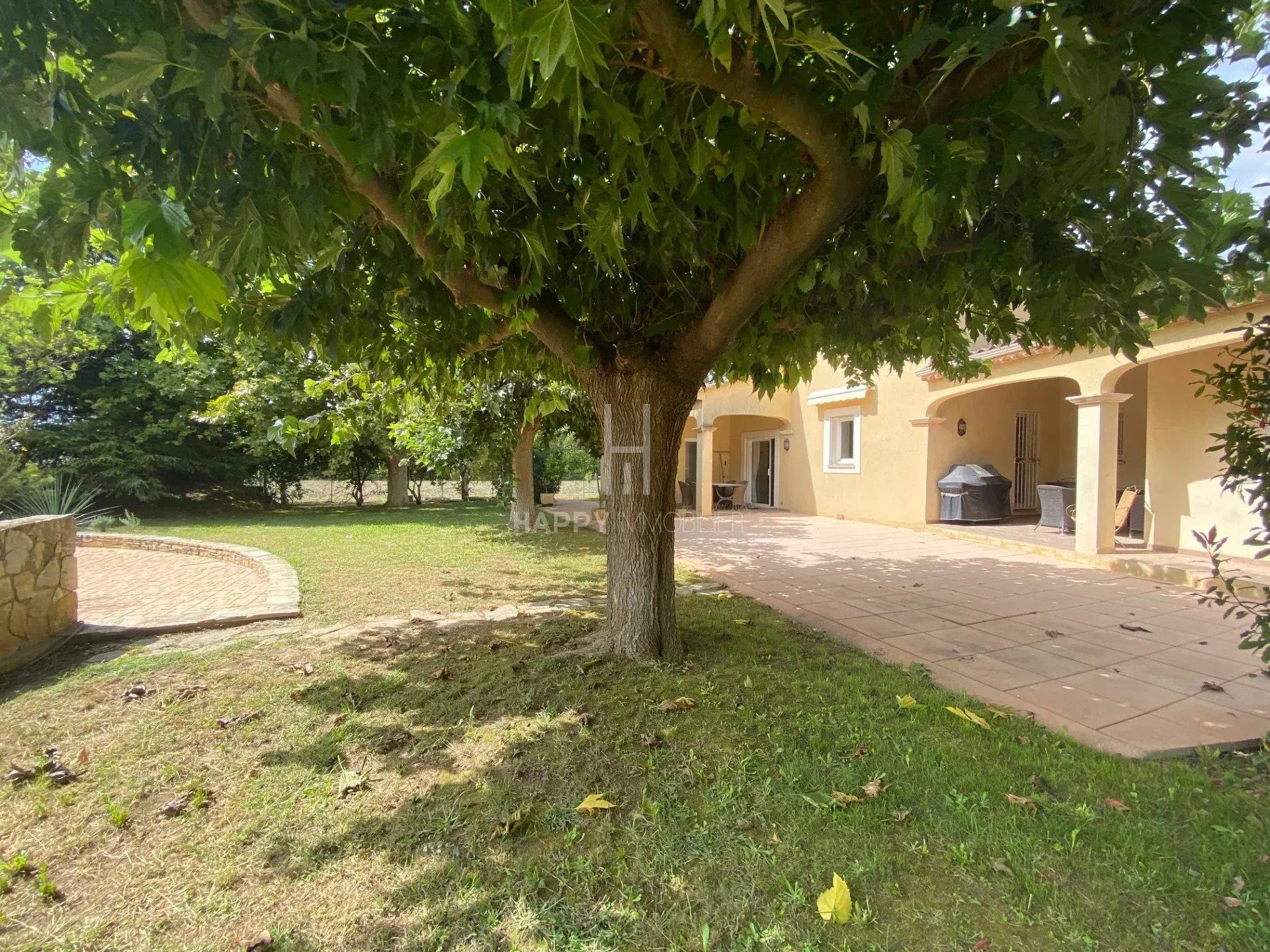 Maison à vendre, 180m², Saint-Martin-de-Crau