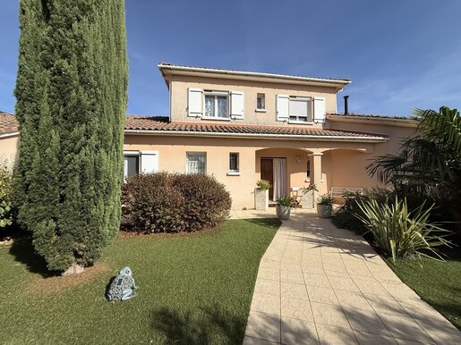 Maison 5 pièces 177 m² · à Saint-Affrique · 177 m² · 495 000 €