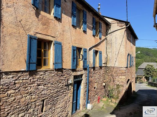 Maison 6 pièces 190 m² · à Saint-Sernin-sur-Rance · 190 m² · 79 000 €