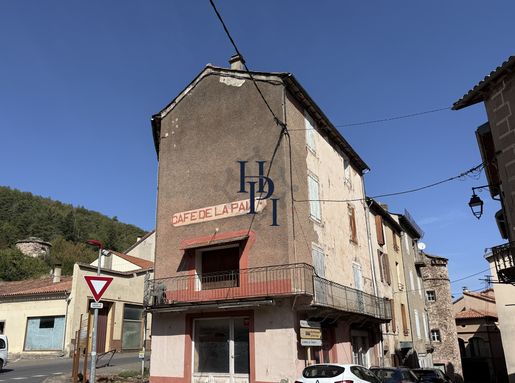 Maison 7 pièces 277 m² · à Camarès · 277 m² · 66 000 €