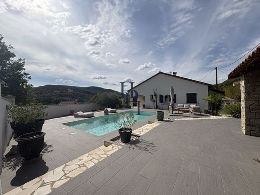 Maison 4 pièces 174 m² · à Saint-Affrique · 174 m² · 448 000 €