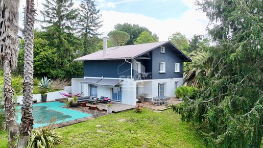 Maison 6 pièces 188 m² · à Mouguerre · 188 m² · 882 000 €