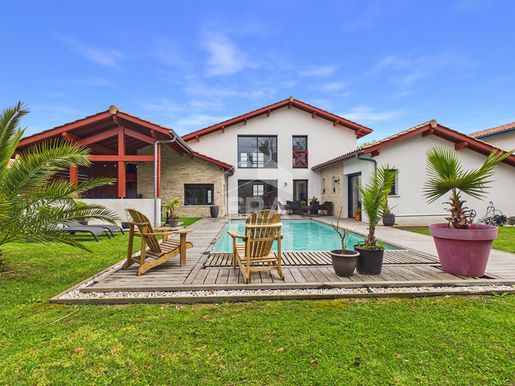 Maison 6 pièces 187 m² · à Arcangues · 187 m² · 1 295 000 €