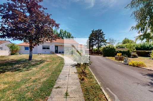 Maison 4 pièces 117 m² · à Sainte-Radégonde-des-Noyers · 117 m² · 255 000 €