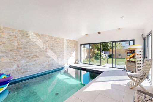 Maison 8 pièces 235 m² · à Périgny · 235 m² · 899 000 €
