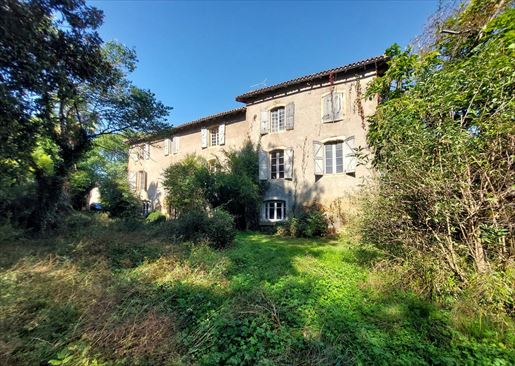 Maison 11 pièces 350 m² · à Aurignac · 350 m² · 171 000 €