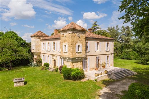 Maison 10 pièces 481 m² · à Gimont · 481 m² · 1 275 000 €