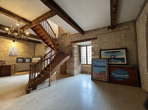 Maison 7 pièces 381 m² · à Cahors · 381 m² · 424 000 €