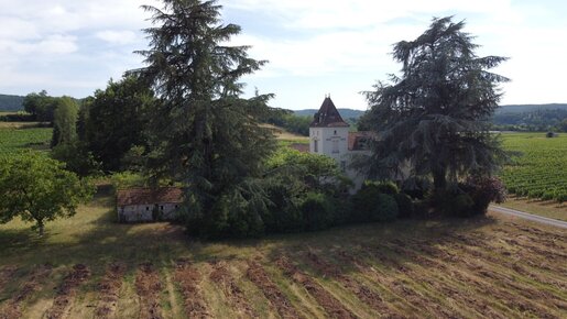 Maison 8 pièces 216 m² · à Parnac · 216 m² · 175 000 €