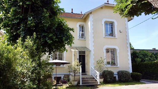 Maison 7 pièces 180 m² · à Cahors · 180 m² · 498 750 €