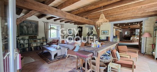 Maison 8 pièces 240 m² · à Cahors · 240 m² · 424 000 €