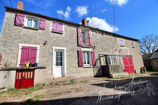 Maison 8 pièces 155 m² · à Boisseaux · 155 m² · 210 000 €