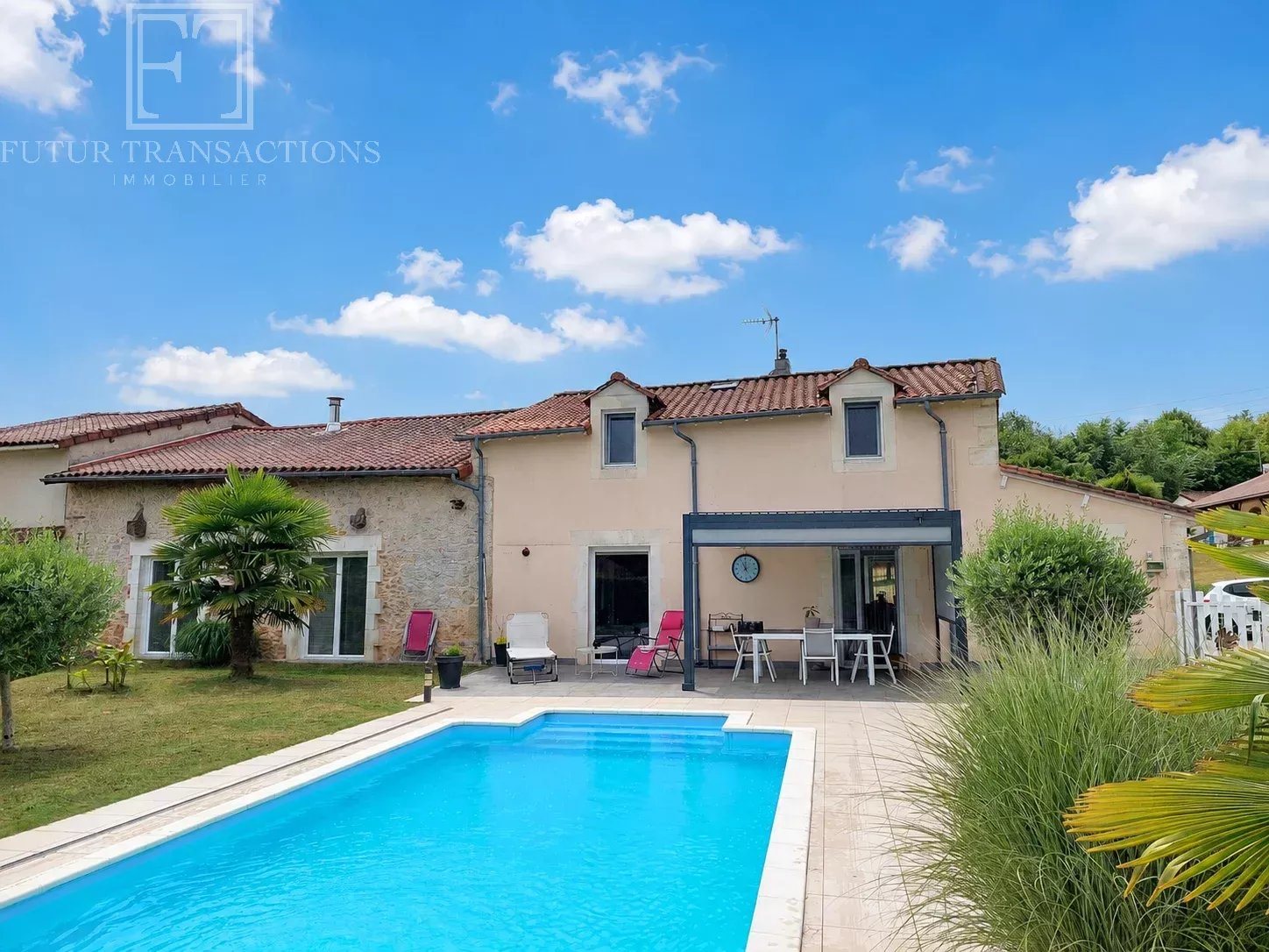 Maison à vendre, 187m², Saint-Martial-de-Valette