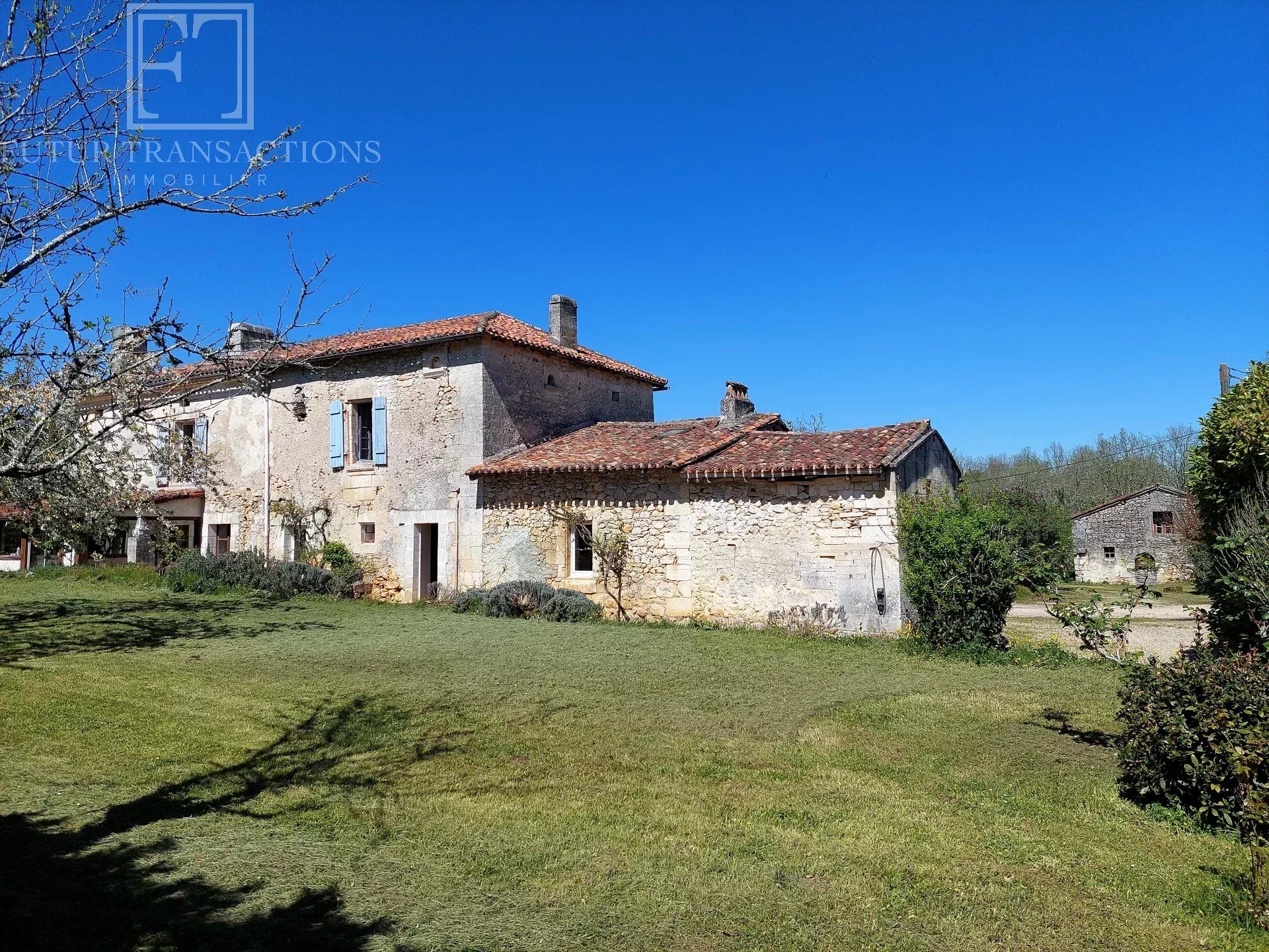Maison à vendre, 390m², Mareuil en Périgord