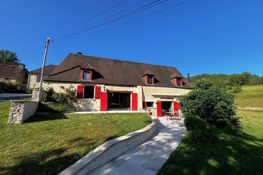 Maison 8 pièces 204 m² · à Gourdon · 204 m² · 380 000 €