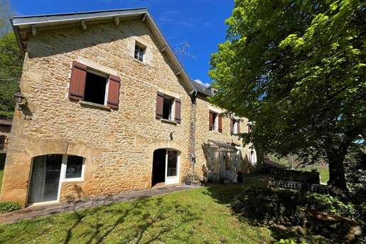 Maison 8 pièces 200 m² · à Gourdon · 200 m² · 320 000 €