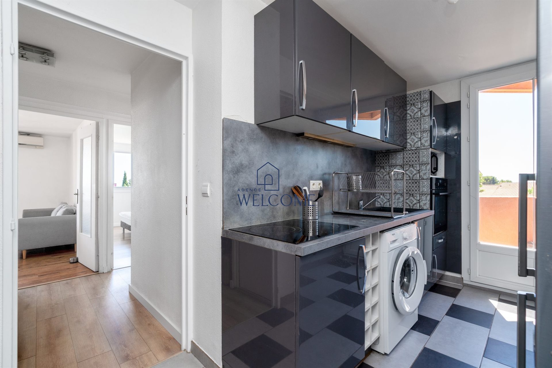 Bright T2 apartment, elevator, balcony and parking - Vue 5