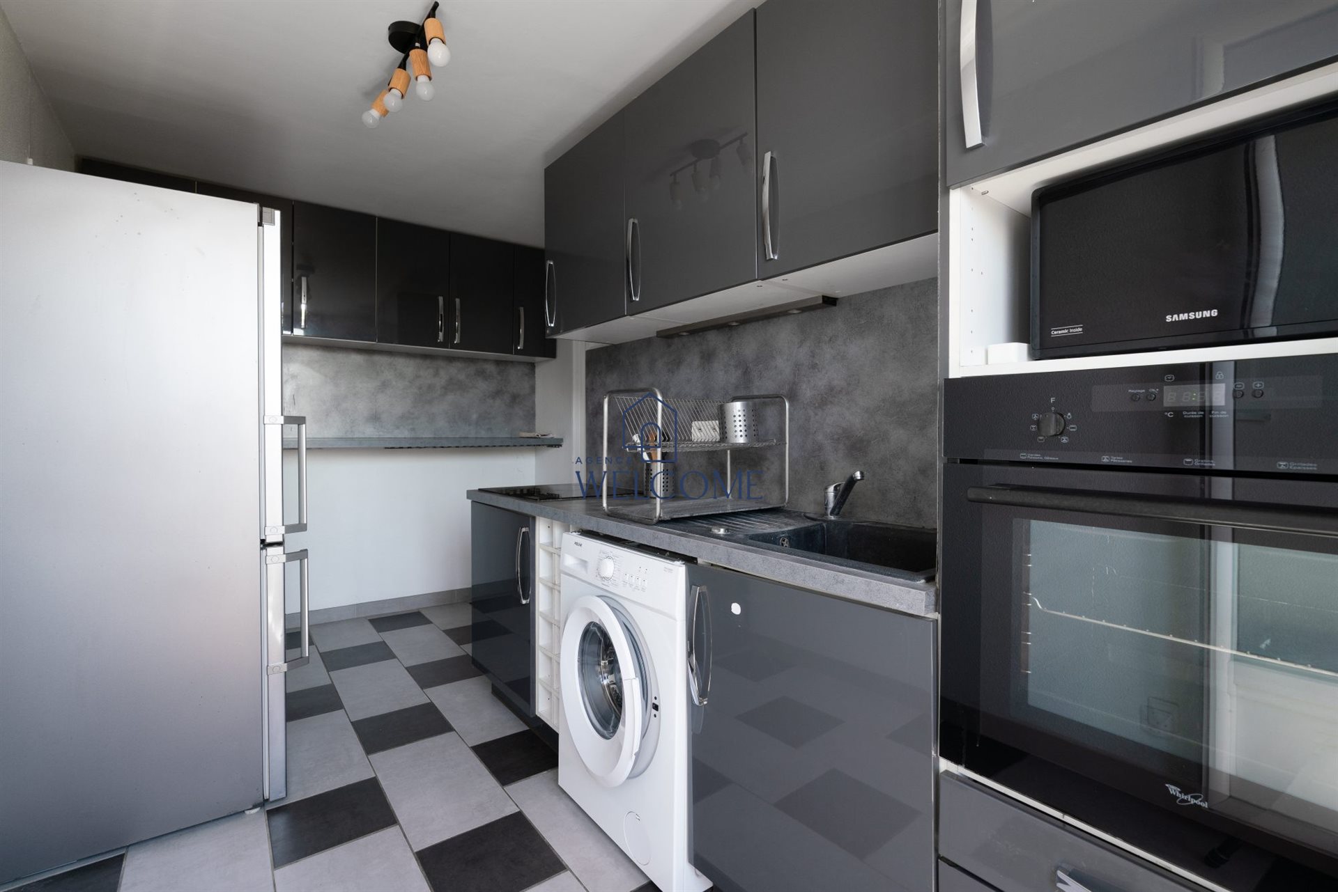 Bright T2 apartment, elevator, balcony and parking - Vue 6