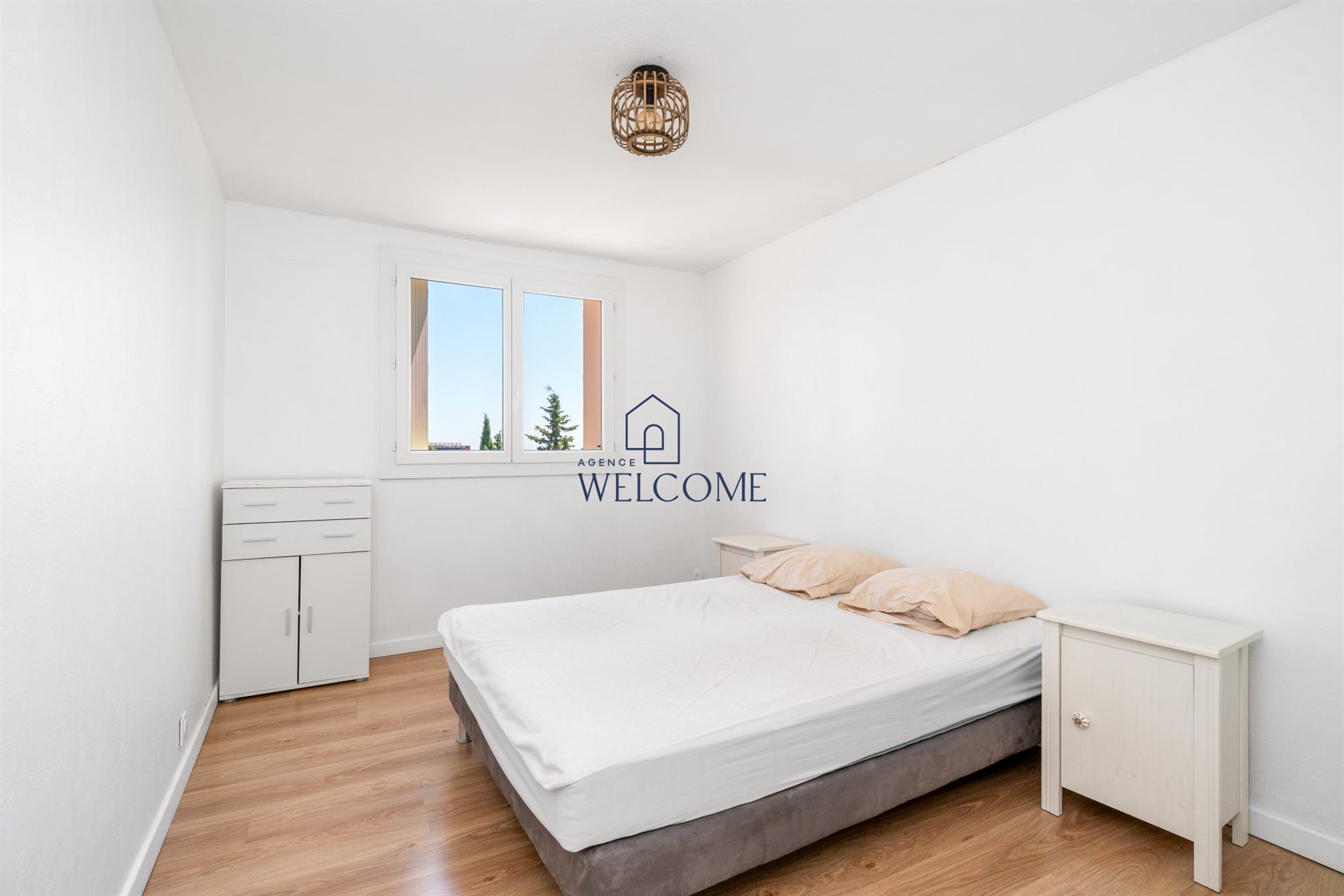 Bright T2 apartment, elevator, balcony and parking - Plus