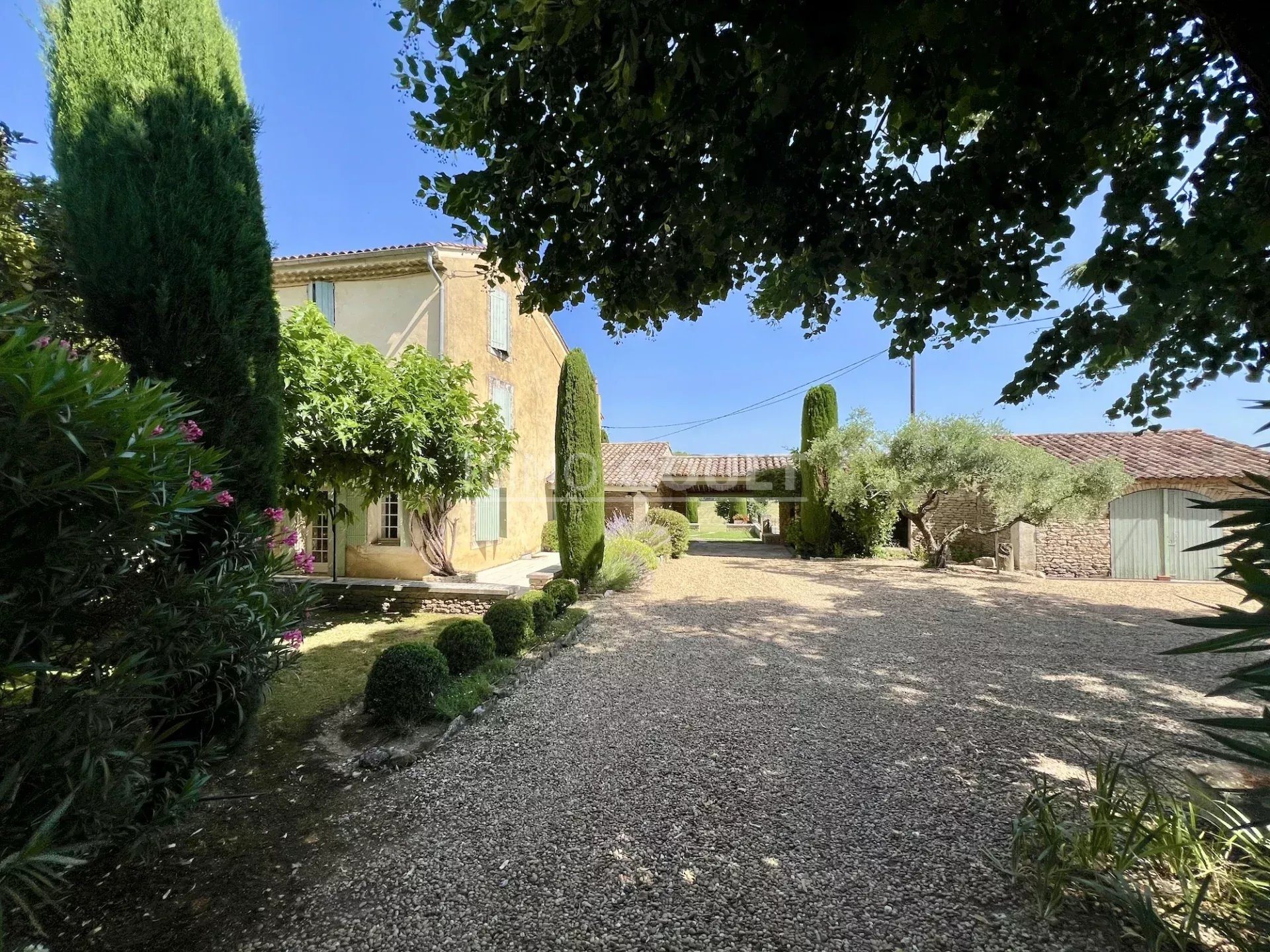 Maison à vendre, 300m², Cabrières-d'Avignon
