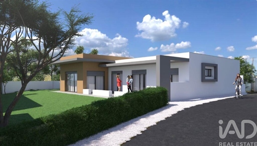 Hjem / Villa med 3 Rom i Salir de Matos med 142,00 m²
