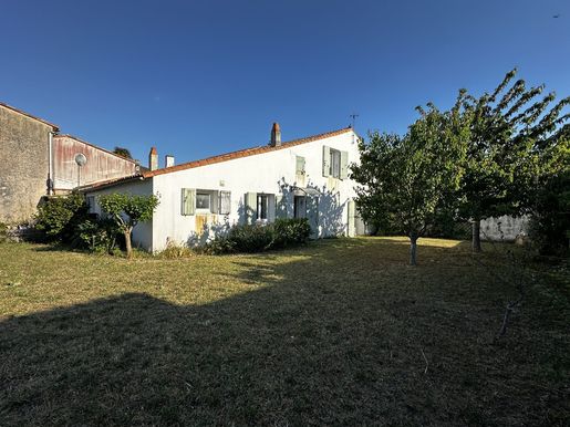 Maison 4 pièces 130 m² · à Sainte-Marie-de-Ré · 130 m² · 810 000 €