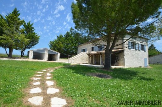 Maison 8 pièces 225 m² · à Montaigu-de-Quercy · 225 m² · 344 500 €