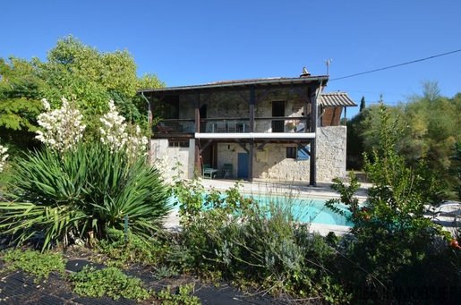 Maison 205 m² · à Montcuq-en-Quercy-Blanc · 205 m² · 399 000 €