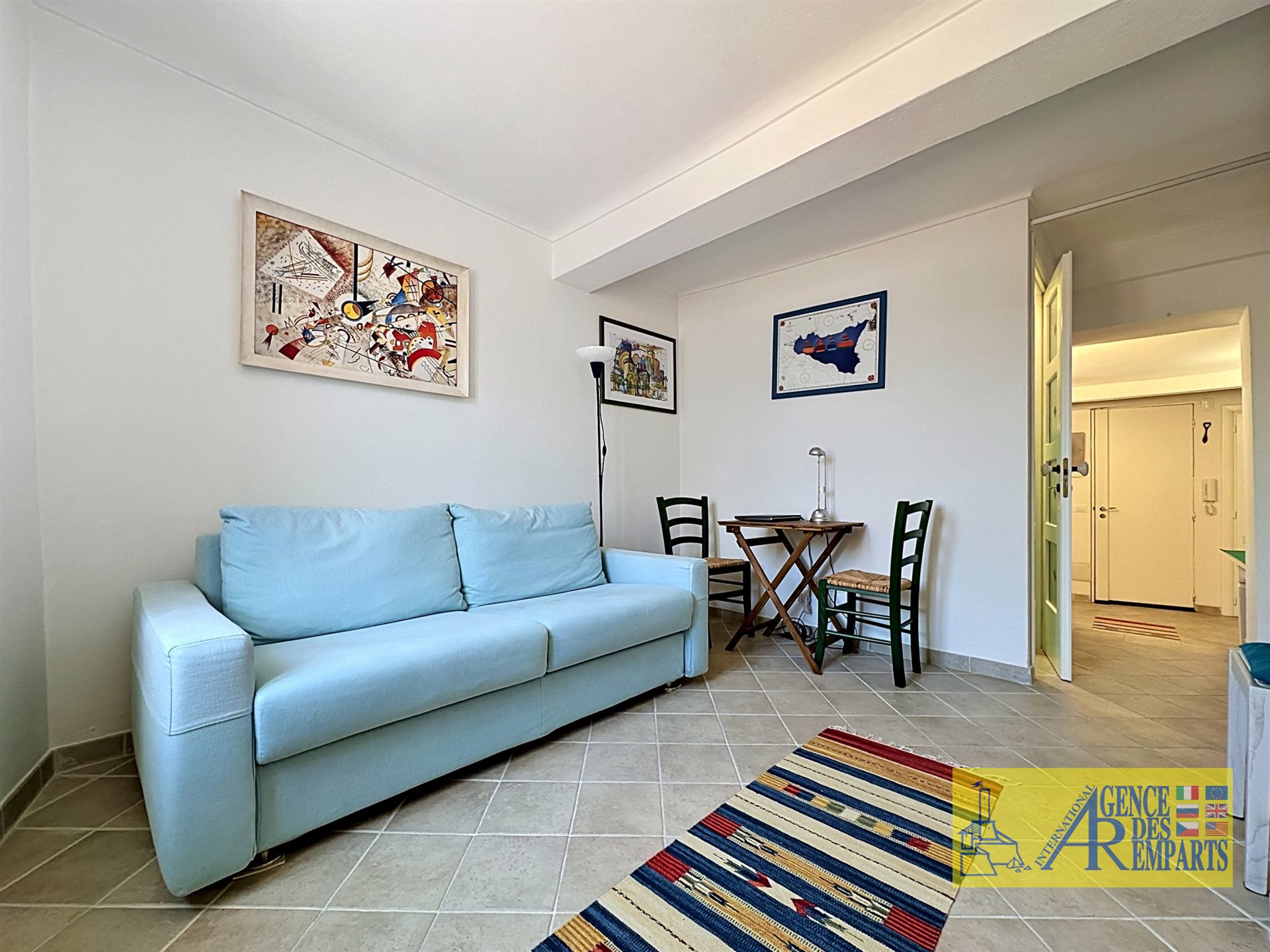 Charming 2-room apartment in the heart of Old Antibes - Vue 3