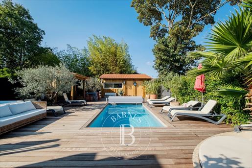 Maison 6 pièces 235 m² · à Talence · 235 m² · 1 050 000 €