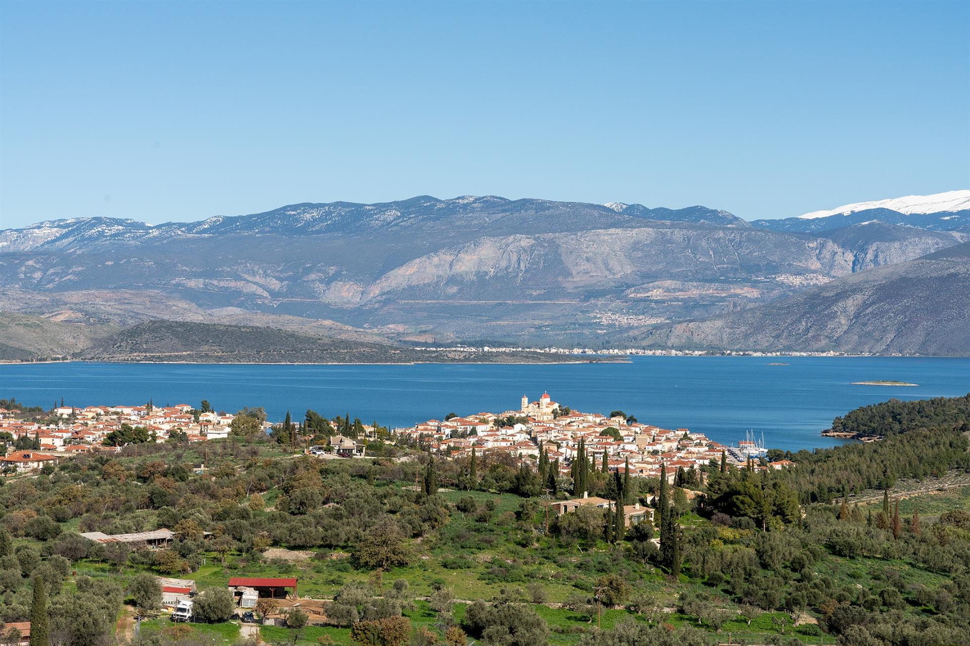 Εξαιρετική Μονοκατοικία Με Θέα 