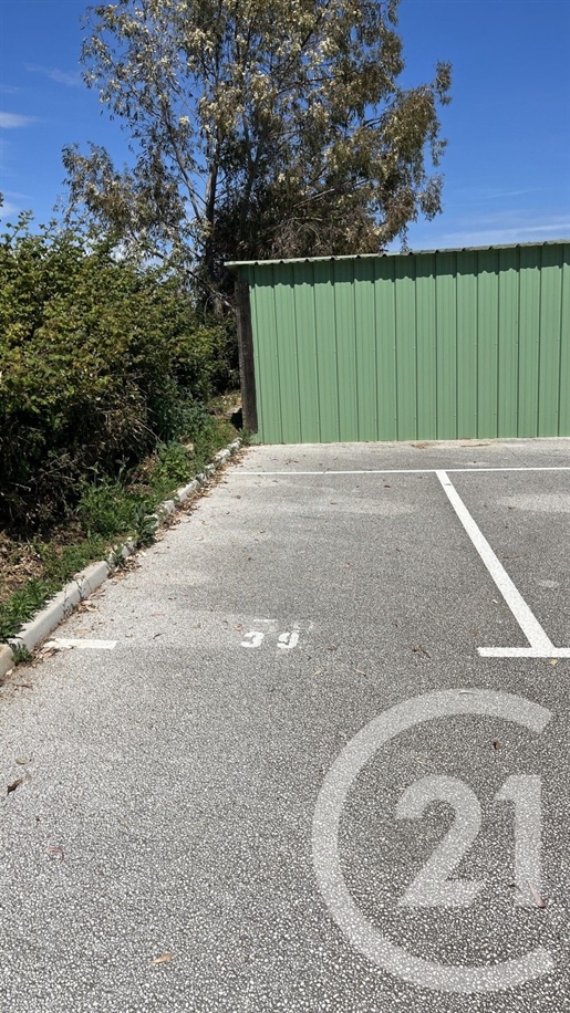 Parking — La Londe-les-Maures (Var) · 10 000 €