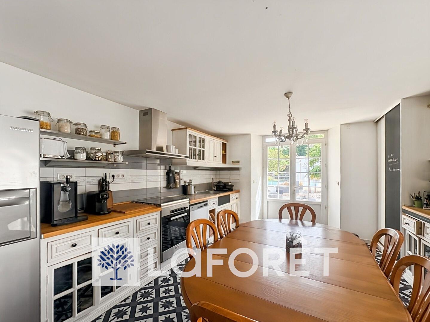 Maison à vendre, 226m², Saint-Germain-du-Seudre